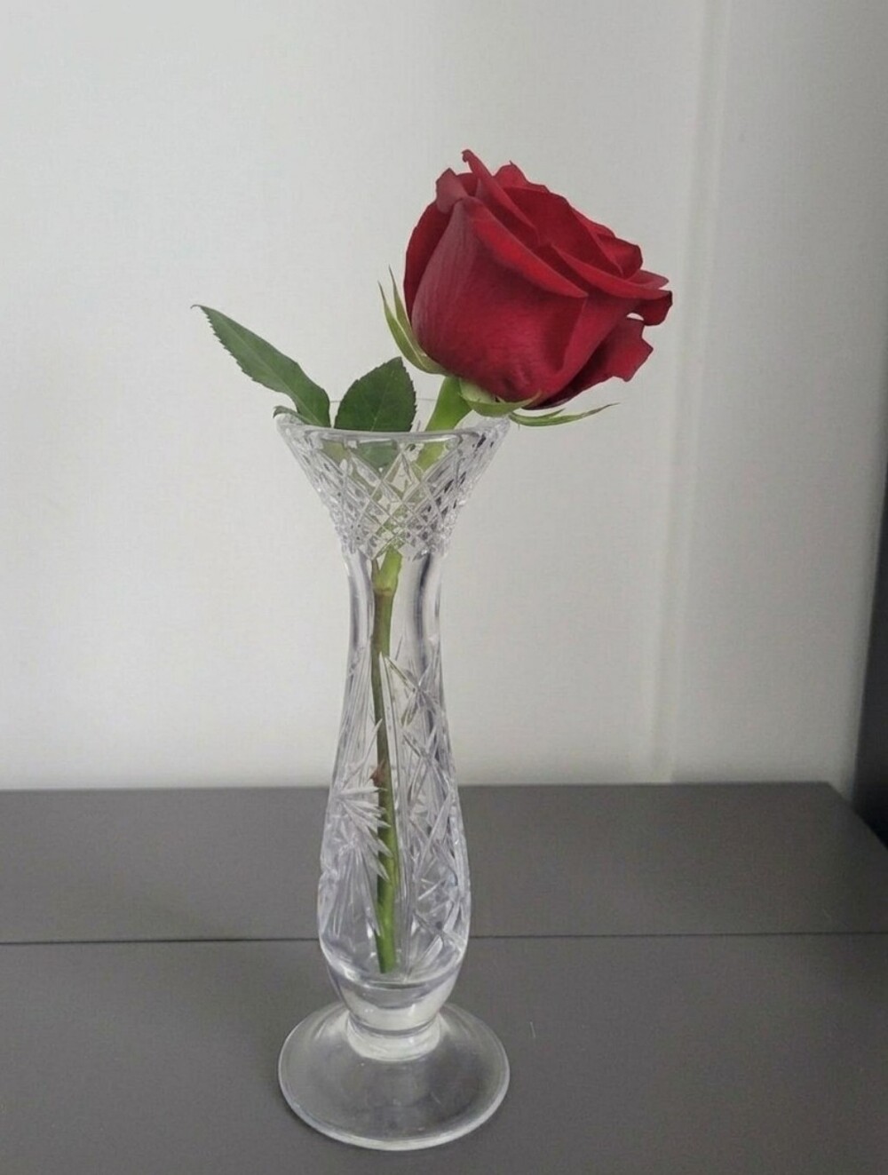 Crystal Starburst Pinwheel Bud Vase
